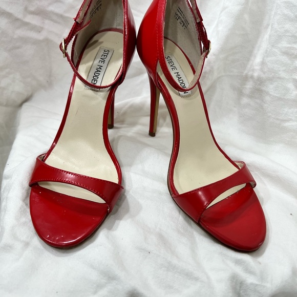 STEVE MADDEN HEEL WITH ANKLE STRIPS BEAUTIFUL RED SHOE. SEXY AND STUNNIN⦠- Picture 5 of 15